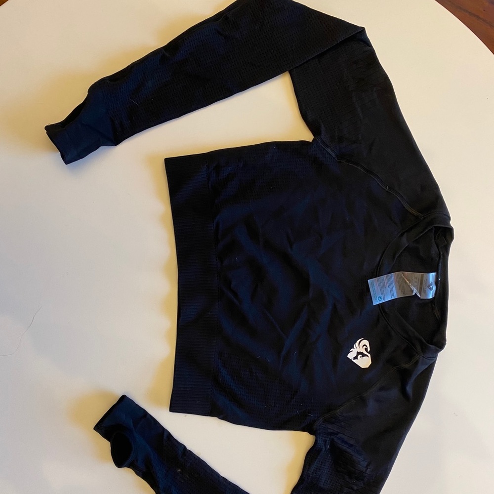 Seamless long sleeve crop top